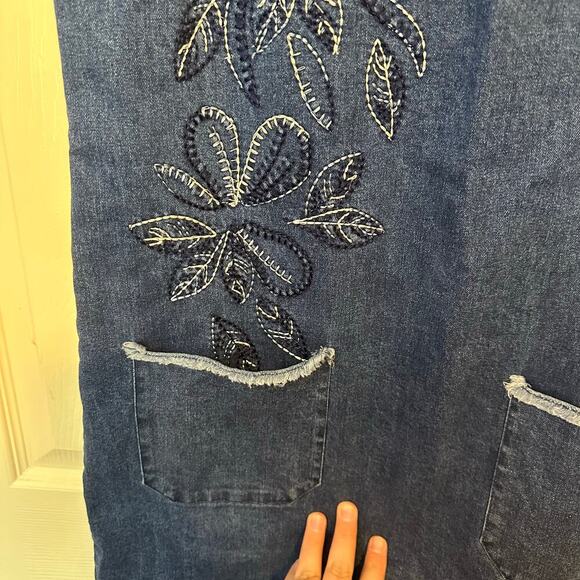 Nanette Lepore Embroidered Floral Denim Dress Size M Pockets Frayed - Picture 5 of 8